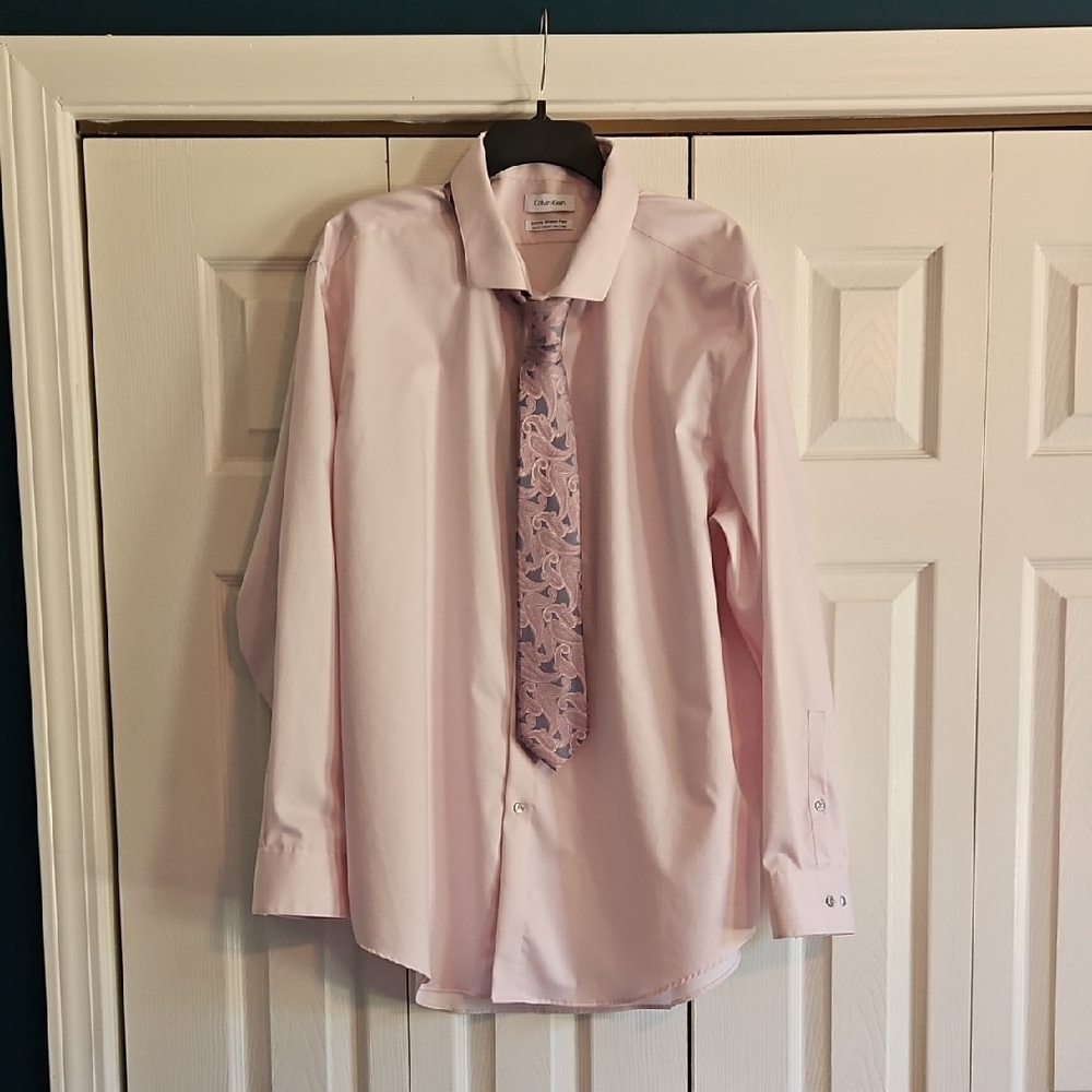 Calvin Klein Collection Pink Dress Shirts with Classic Design